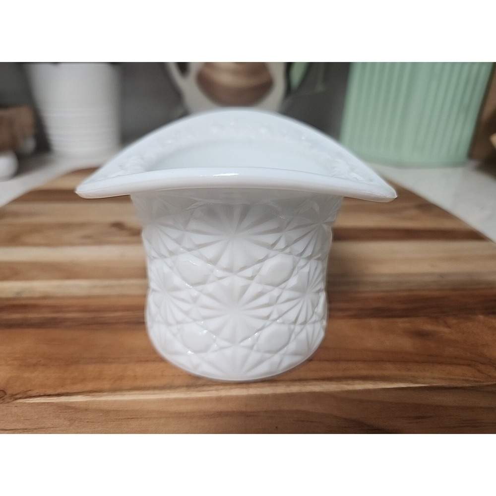 Vintage Fenton Daisy & Button Milk Glass Top Hat Toothpick Holder 3.5"